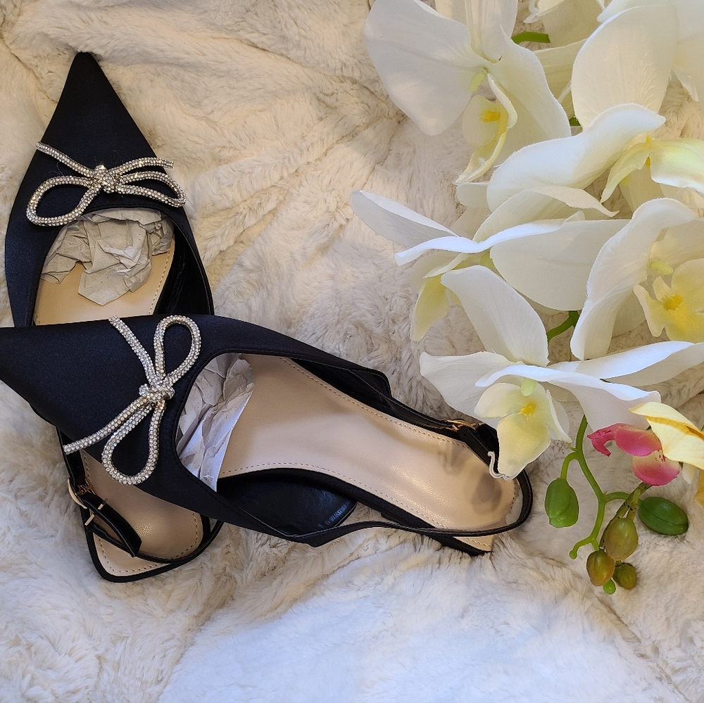 Brand New!!! Beautiful Slingback Flats.